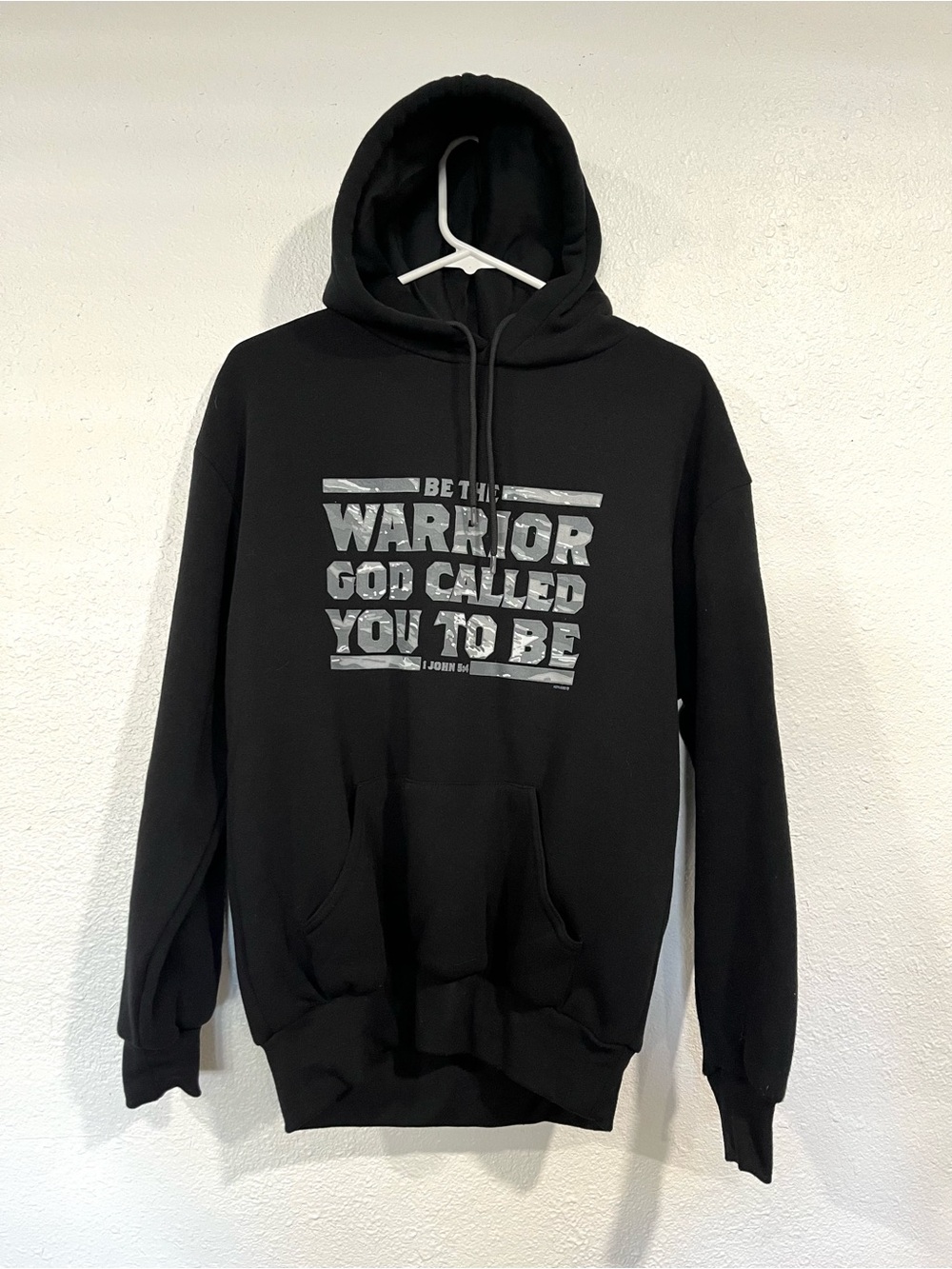 Kerusso Sweater Size Adult Medium Be the Warrior God Called You To Be